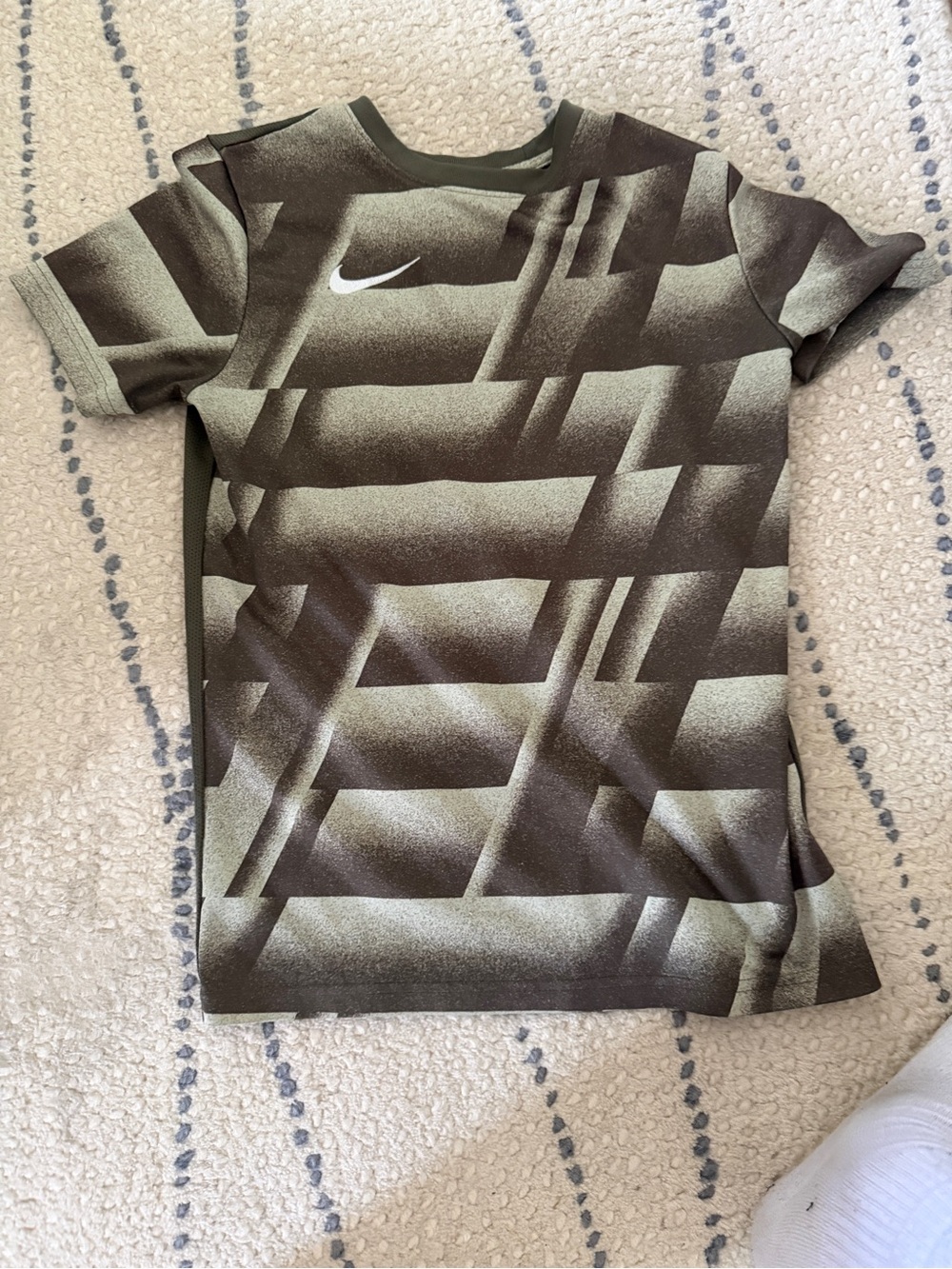 Nike Boys' Short Sleeve Geo Print Tee - Olive & Black